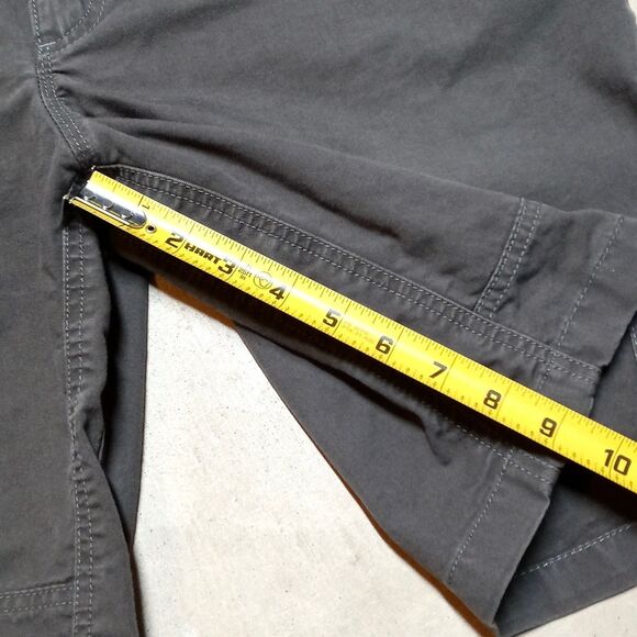 LL Bean Mens Shorts Size 35 Gray Cargo Canvas Casual Hiking Outdoor Camping - Picture 7 of 7